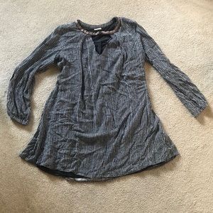 Long sleeved, short winter dress. Glitter collar